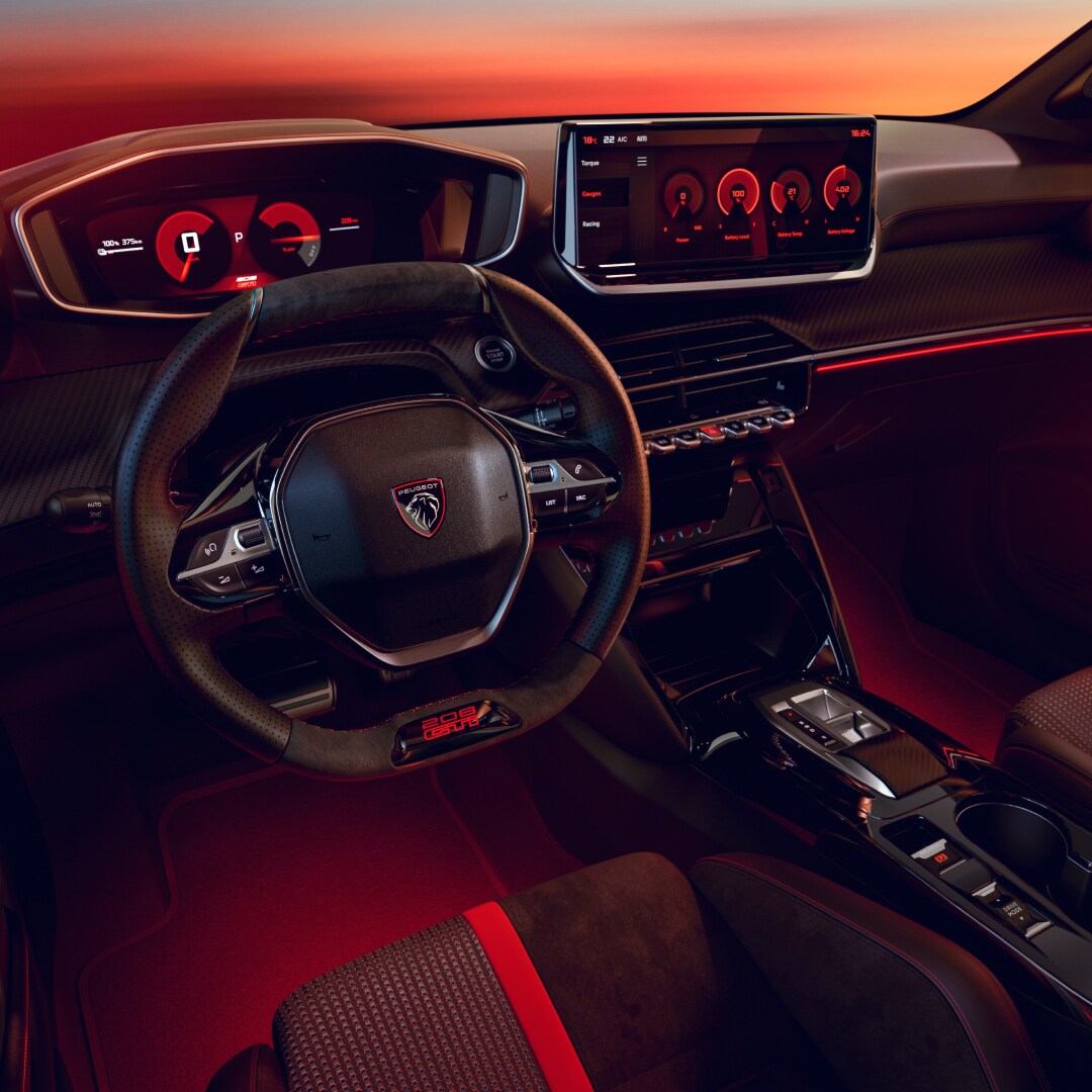 PEUGEOT i‑Cockpit® des neuen PEUGEOT E‑208 GTi